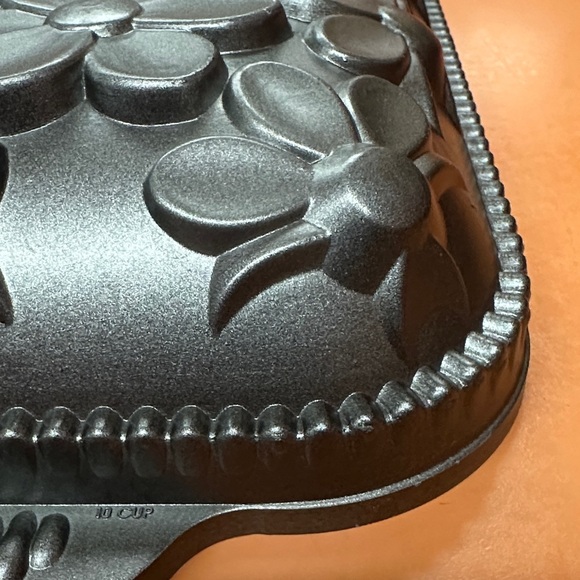 Nordic Ware Metallic Gray Decorative Cast Aluminum - Picture 5 of 7